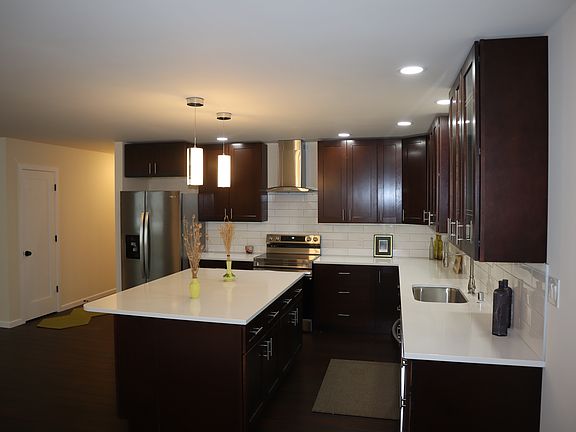 5th image of 9504 Farwest Dr SW