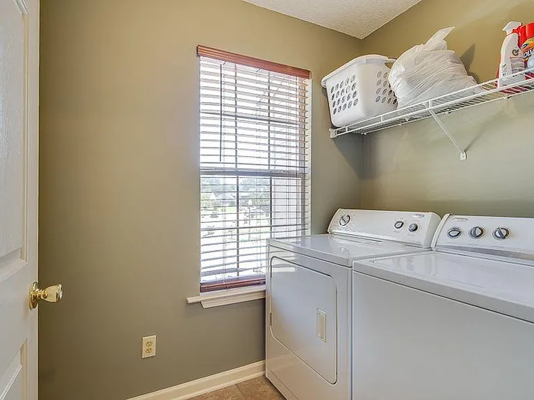 7814 Brady Hollow Cv — Photo 11