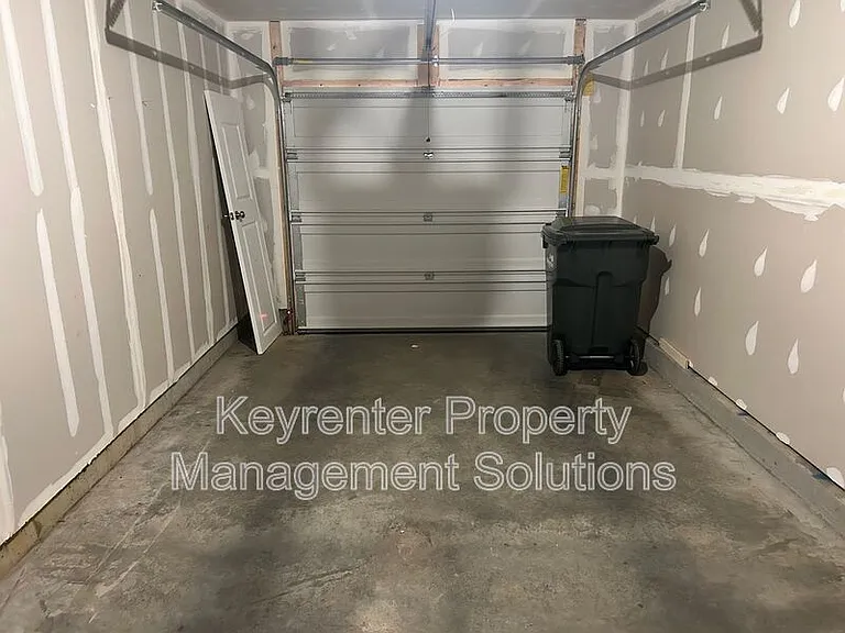 213 Willowshire Ct — Photo 34
