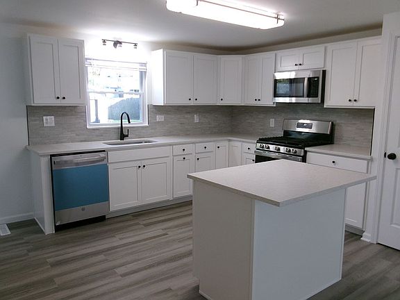 4th image of 33077 N Sears Blvd
