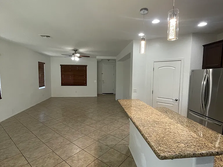 4425 E Muriel Dr — Photo 34