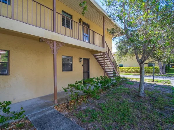 400 18th St APT 4, Vero Beach, FL 32960
