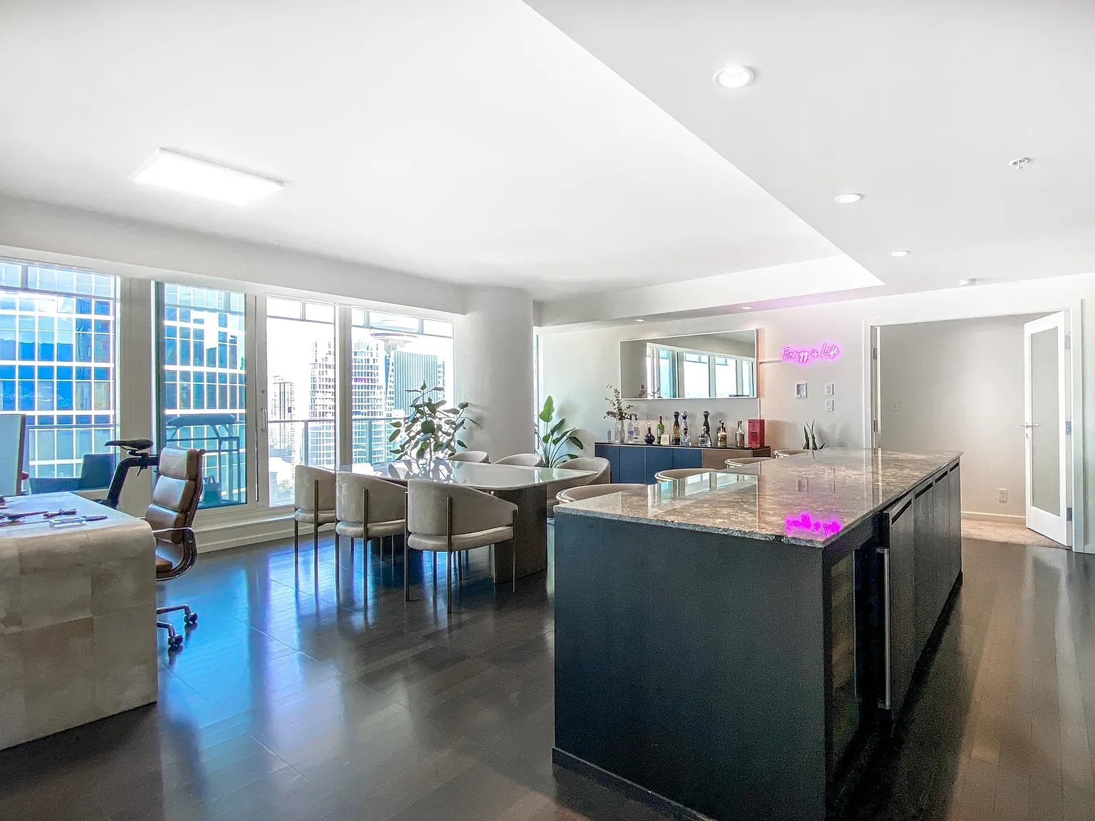 2 bed, 1821 sqft, $12,000 — Photo 3