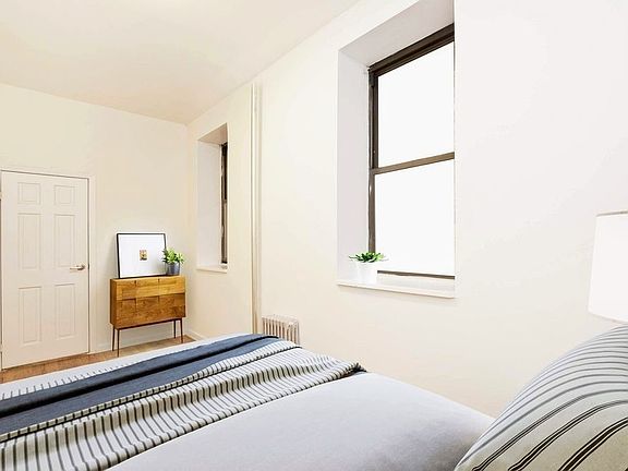 2nd image of 209 E 10th St #2A