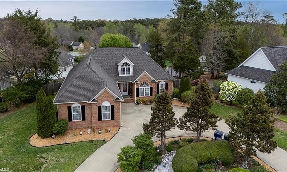 1st image of 604 Hertford Ln