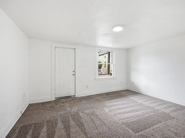2906 Chester St — Photo 6