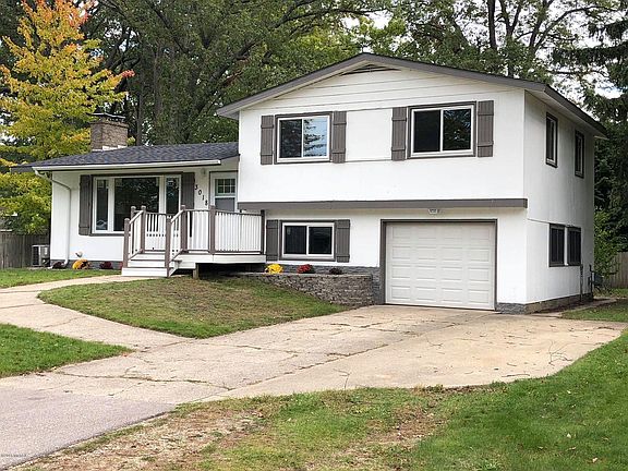 2nd image of 3018 Wellwood St