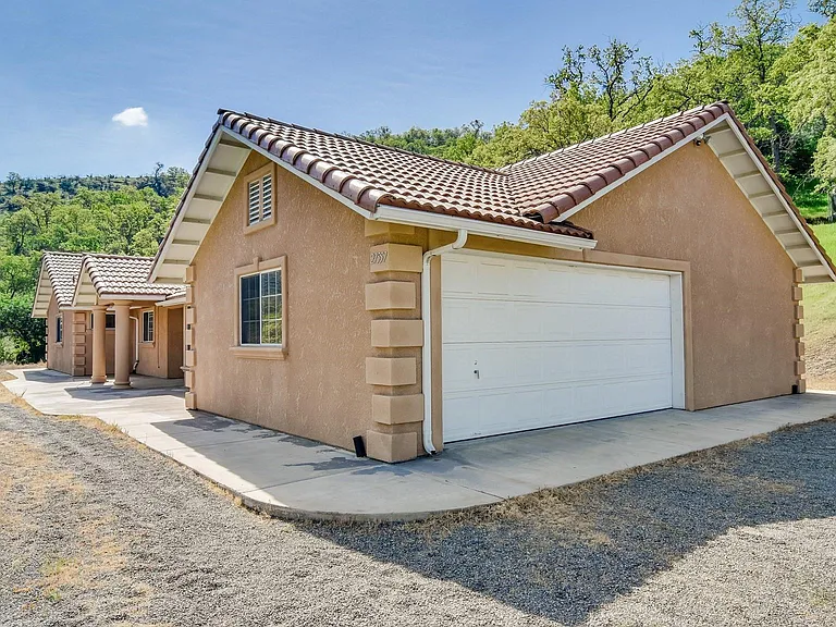 27557 Paradise Valley Ln — Photo 5