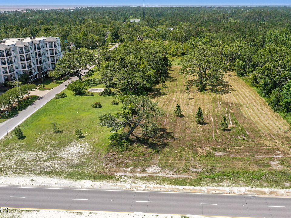 2nd image of 1034 W Beach Blvd