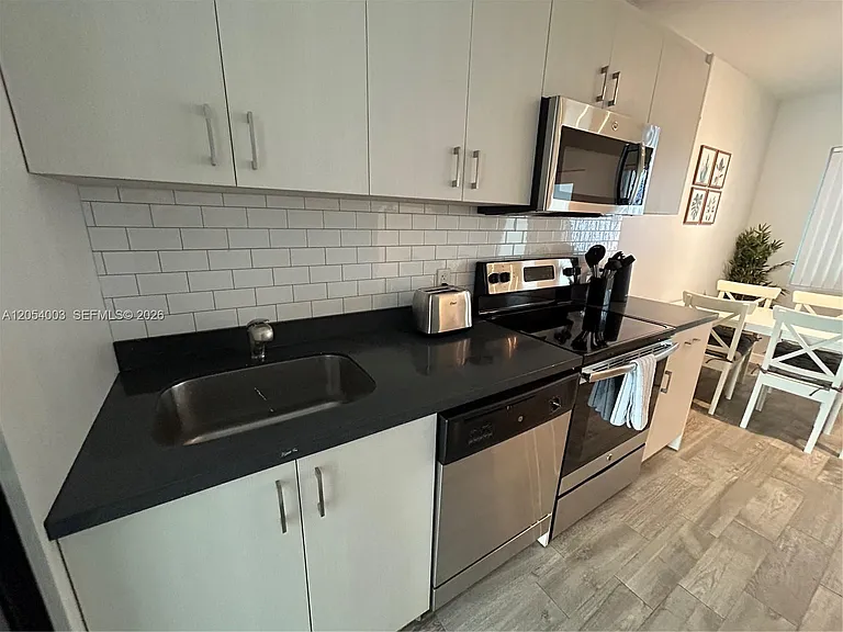 1035 Euclid Ave #27 — Photo 13
