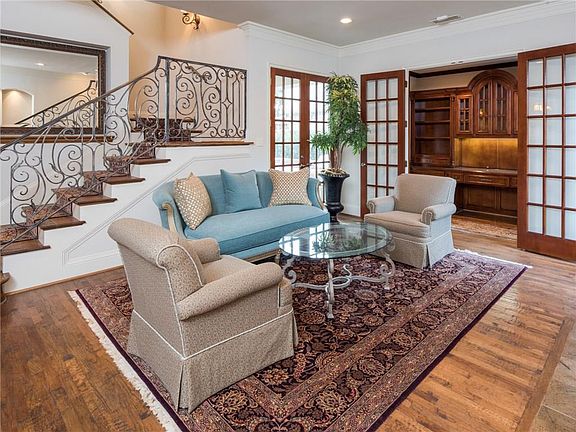 4th image of 3915 McFarlin Blvd