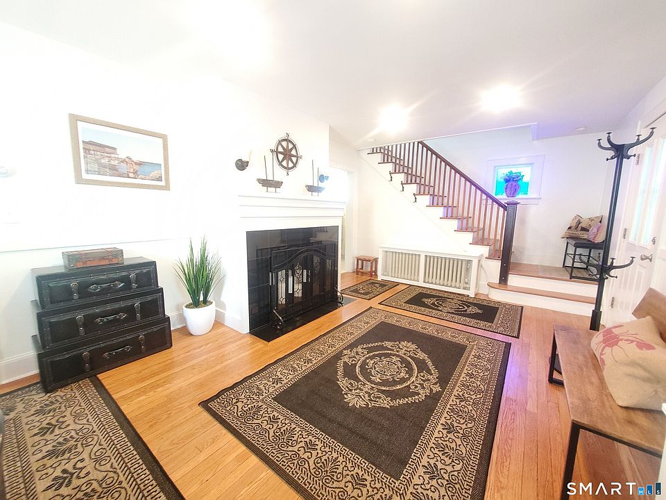 1st image of 1093 Shippan Ave