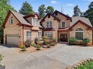 760 Links View Dr, Buford, GA 30518