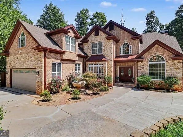 760 Links View Dr, Buford, GA 30518