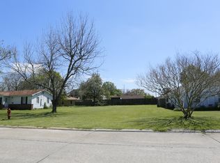 113 E Y St, Belle Chasse, LA 70037