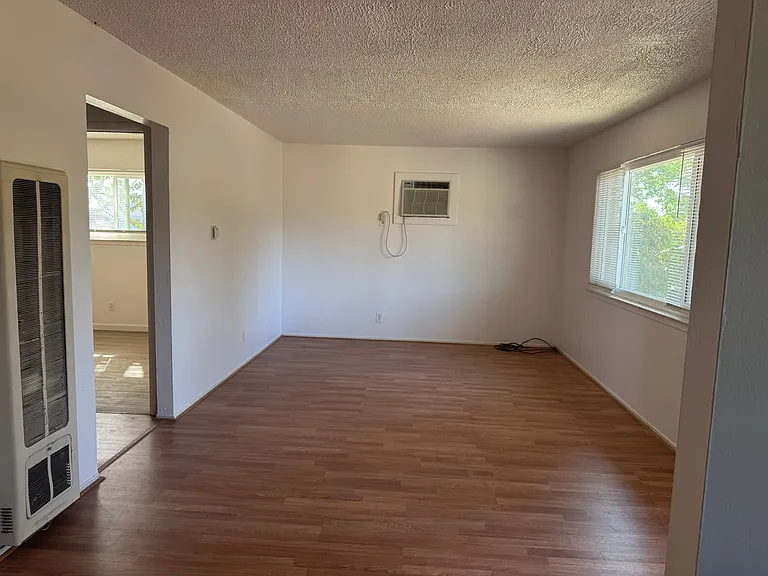 1331 Pomona Ave — Photo 7