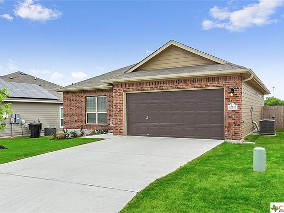 3rd image of 2505 Vicksburg Ln