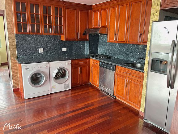 2nd image of 60 Henry St APT 8C