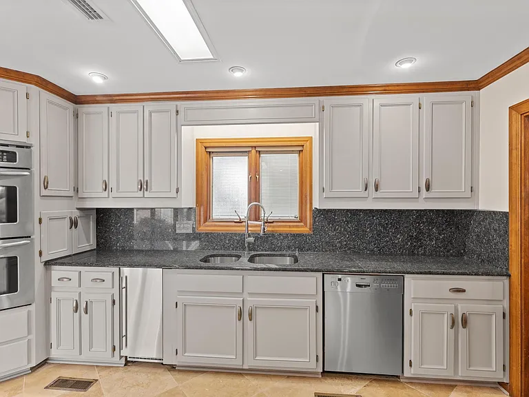 714 N Shady Ln — Photo 30
