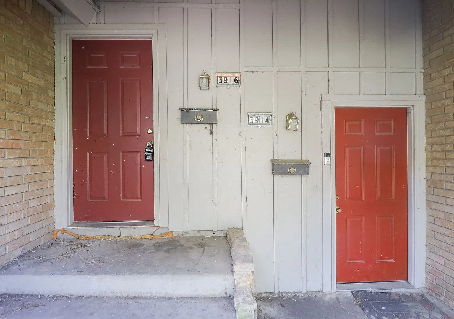3914 / 3916 E 60th Pl Duplex — Photo 1