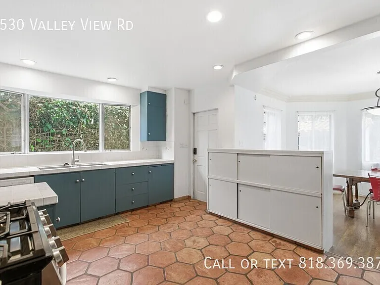1530 Valley View Rd — Photo 16