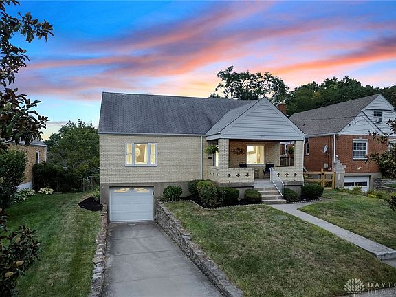 3rd image of 957 Woodbriar Ln
