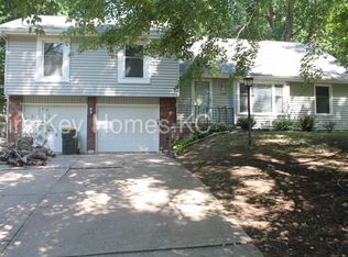 6723 NW Mirror Lake Ter, Kansas City, MO 64152