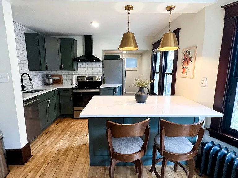 592 Ottawa Ave — Photo 1