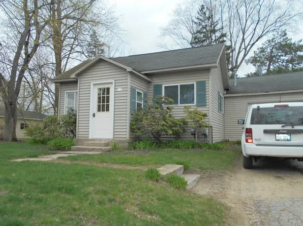 215 Ellington St, Caro, MI 48723