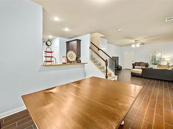 4th image of 1710 Beachwalk Dr