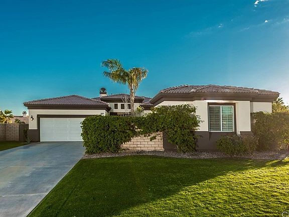 3rd image of 79751 Viento Dr