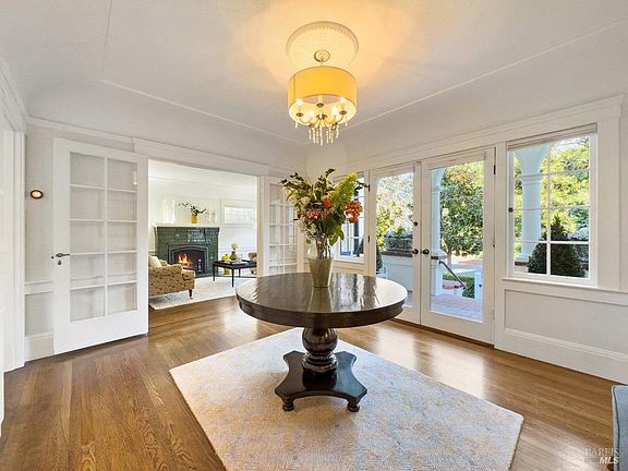 4th image of 19 Olive Avenue