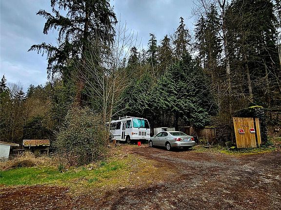 3rd image of 14426 SE Auburn Black Diamond Road