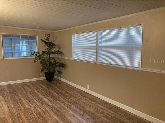 4th image of 11545 Hickory Ln