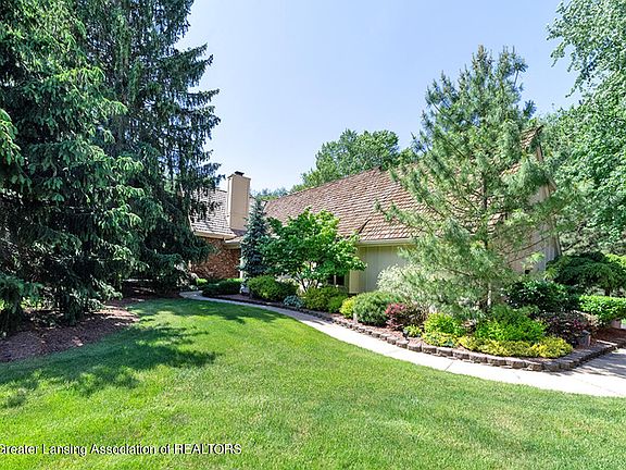 3rd image of 4825 Sunny Meadow Cir