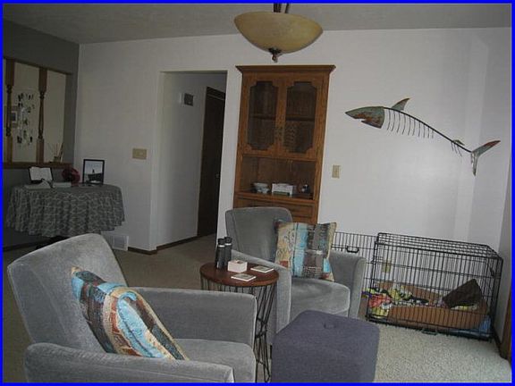 3rd image of 1053 S Lansing Ave