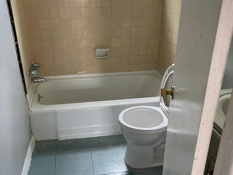 1021 Stonewall St #3 — Photo 3