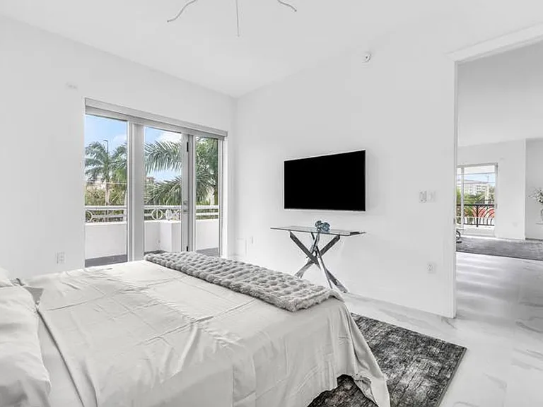 155 E Boca Raton Rd #303 — Photo 8