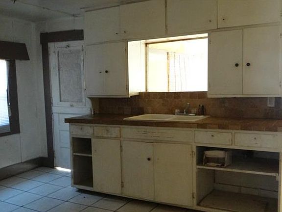 5th image of 7507 E 25th Ave