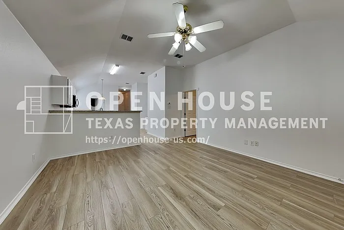 3 bed, 2.0 bath, 1438 sqft, $2,125 — Photo 4