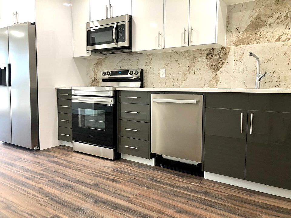 1st image of 4904 Spruce St #209