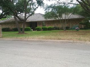 8617 Edgebrook Ter, Benbrook, TX 76116