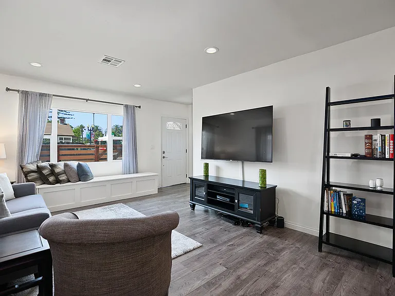 1903 Adams Ave — Photo 2
