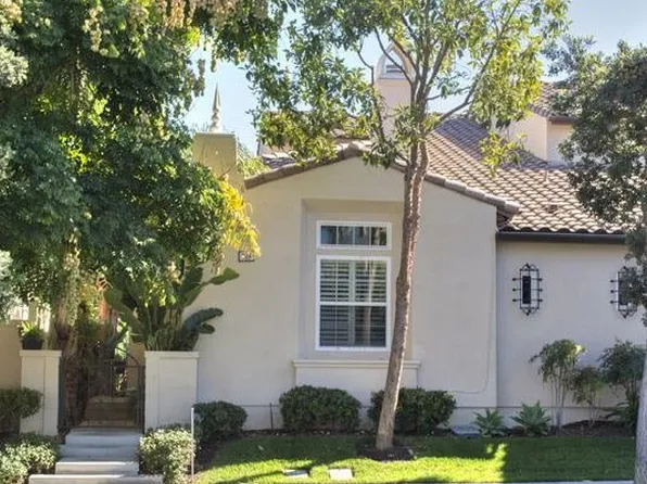 208 Scarlet, Irvine, CA 92603