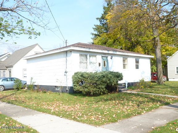 2nd image of 252 Iona Ave