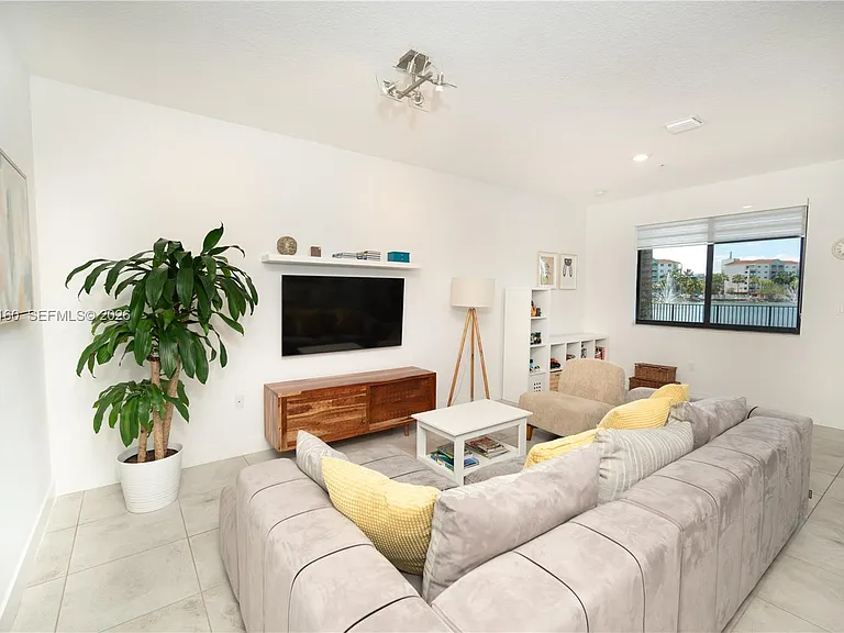 4640 SW 84th Ave #12 — Photo 7