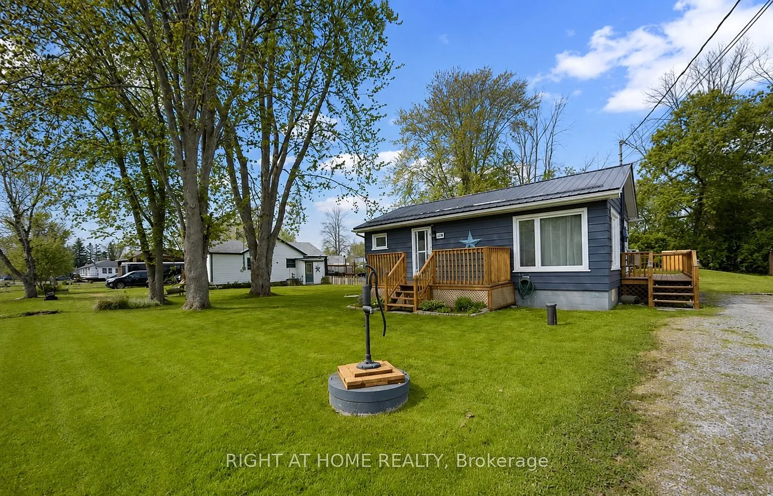 2 bed, $2,300 — Photo 1
