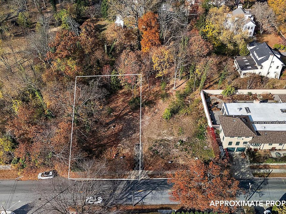 2nd image of 1603 Greenhill Ave