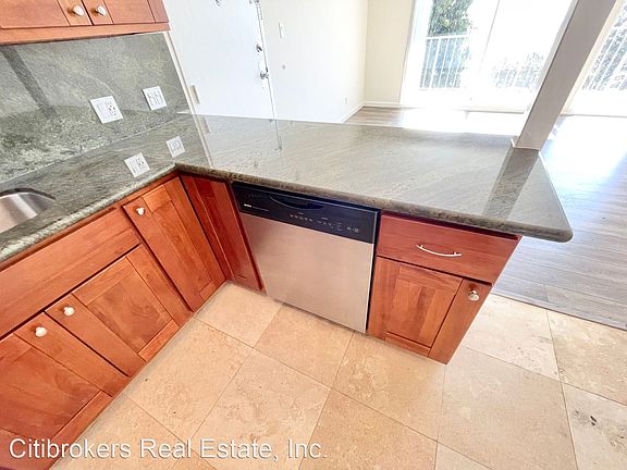 4th image of 44 Crestline Dr APT 2