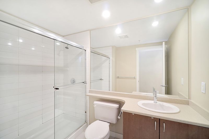 Burnaby Apartment for rent - 2 Bedrooms — photo 14